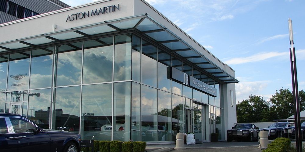 garage aston martin nyon